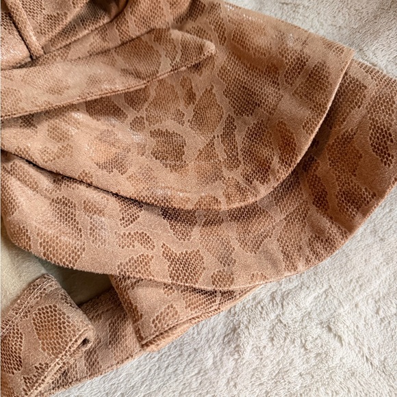 Privy Cream Textured Jacket - Picture 4 of 7